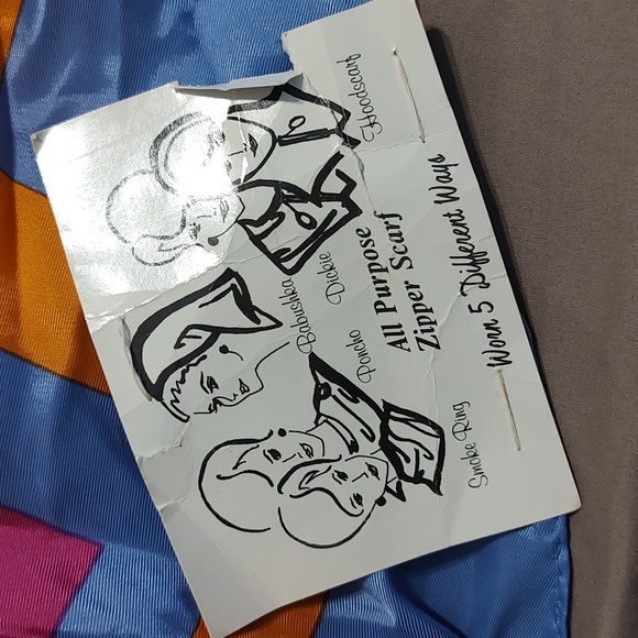 🆕 Vintage Multipurpose Scarf / Babushka - Picture 2 of 5